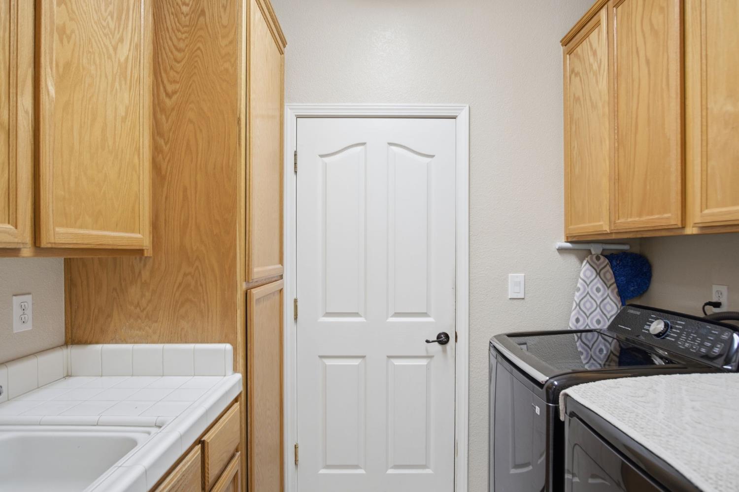 1900 Alex Way, Turlock, CA 95382