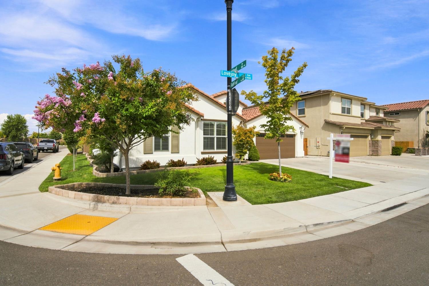 1991 Lovejoy Ave, Manteca, CA 95337