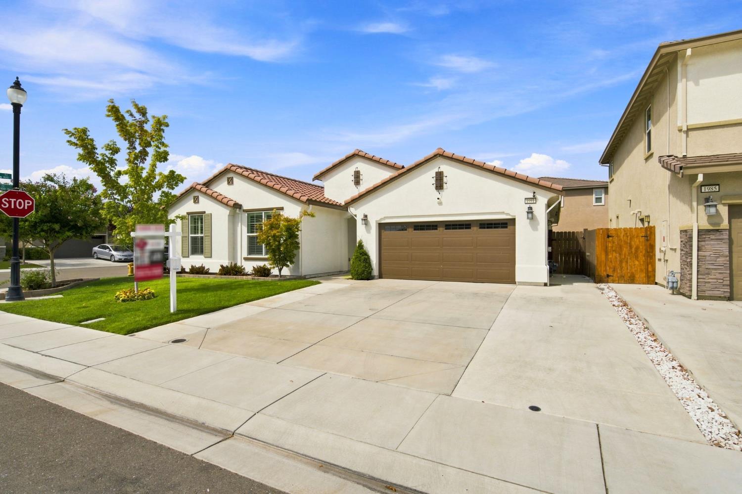 1991 Lovejoy Ave, Manteca, CA 95337