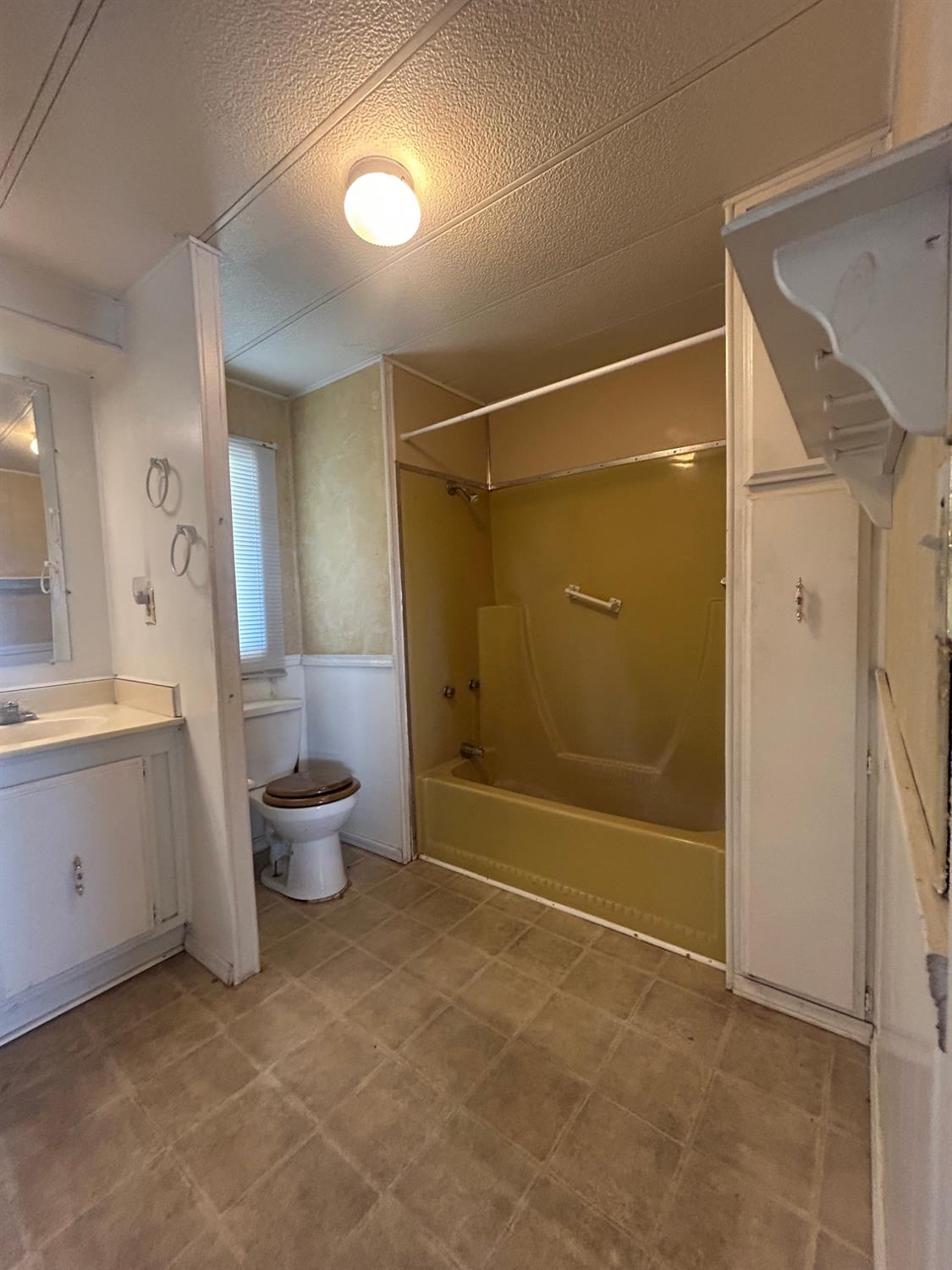 518 LEE, Turlock, CA 95382