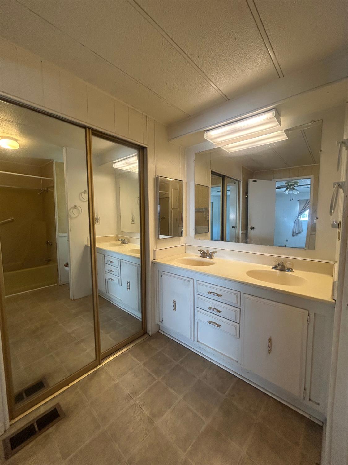 518 LEE, Turlock, CA 95382
