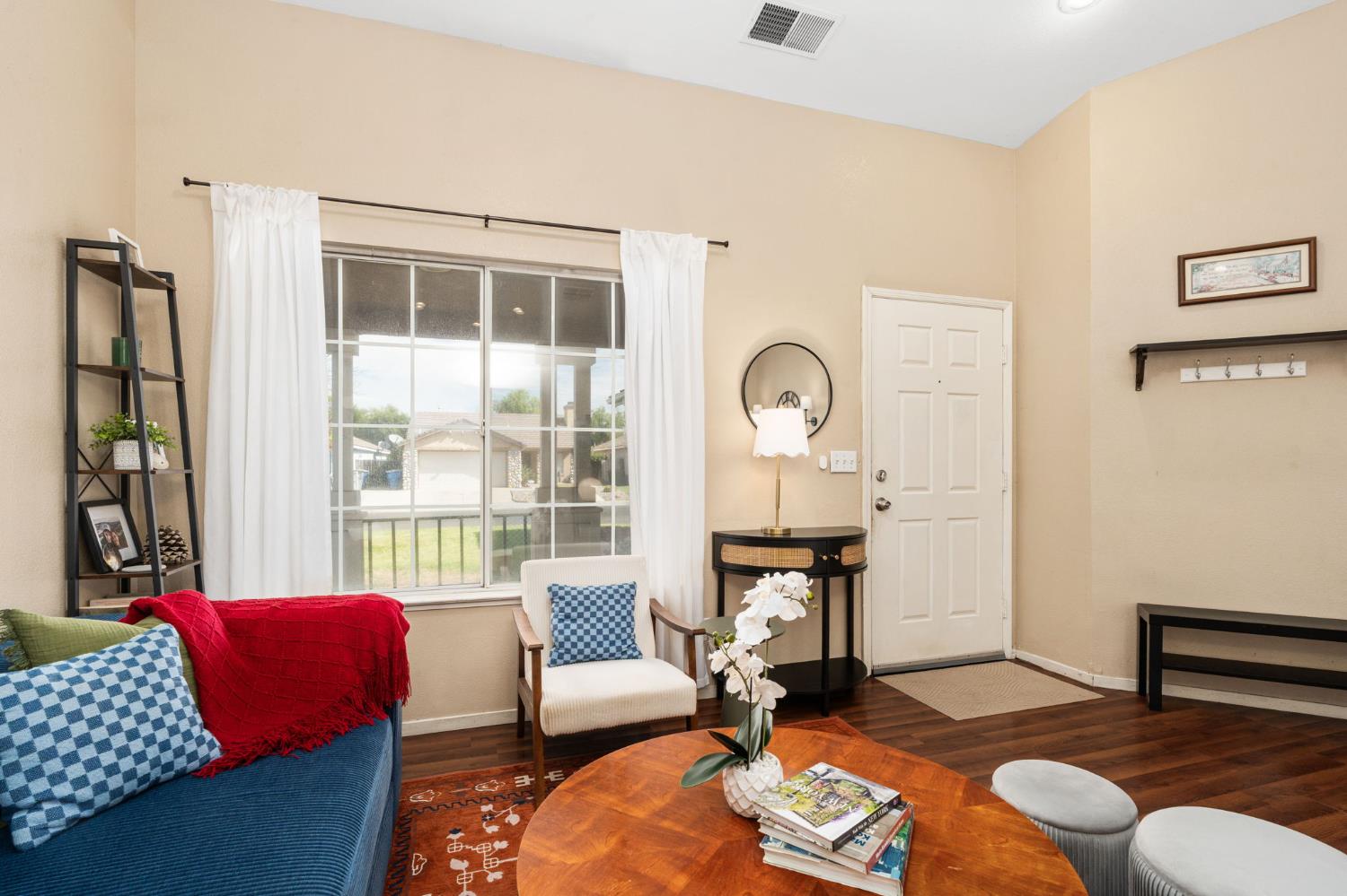 5649 W Norwich Ave, Fresno, CA 93722
