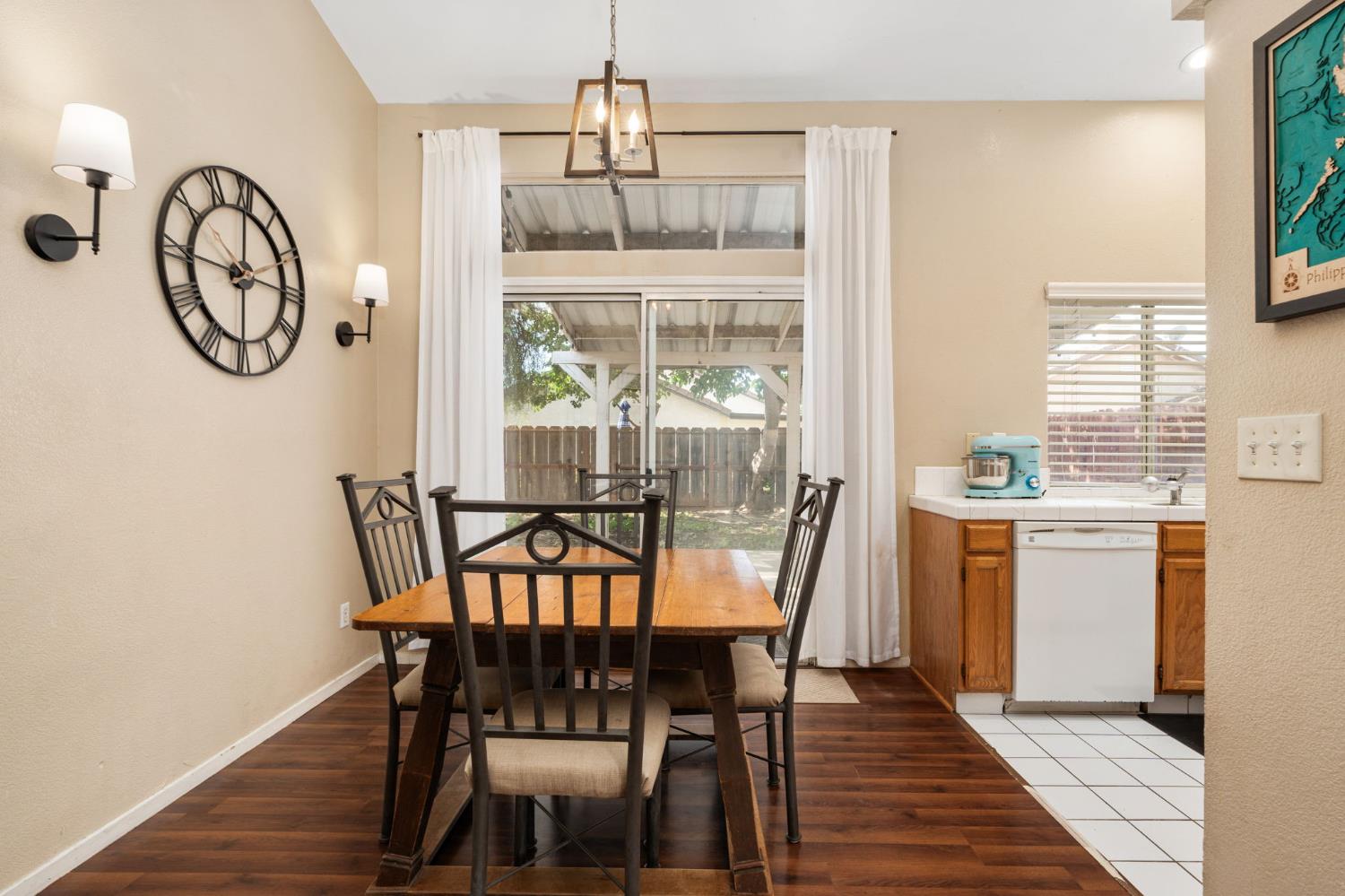 5649 W Norwich Ave, Fresno, CA 93722