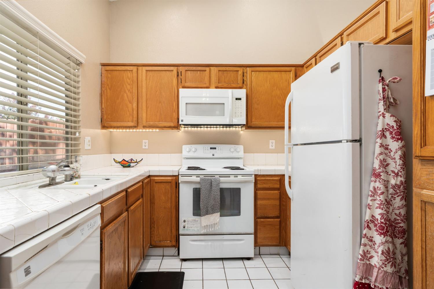 5649 W Norwich Ave, Fresno, CA 93722