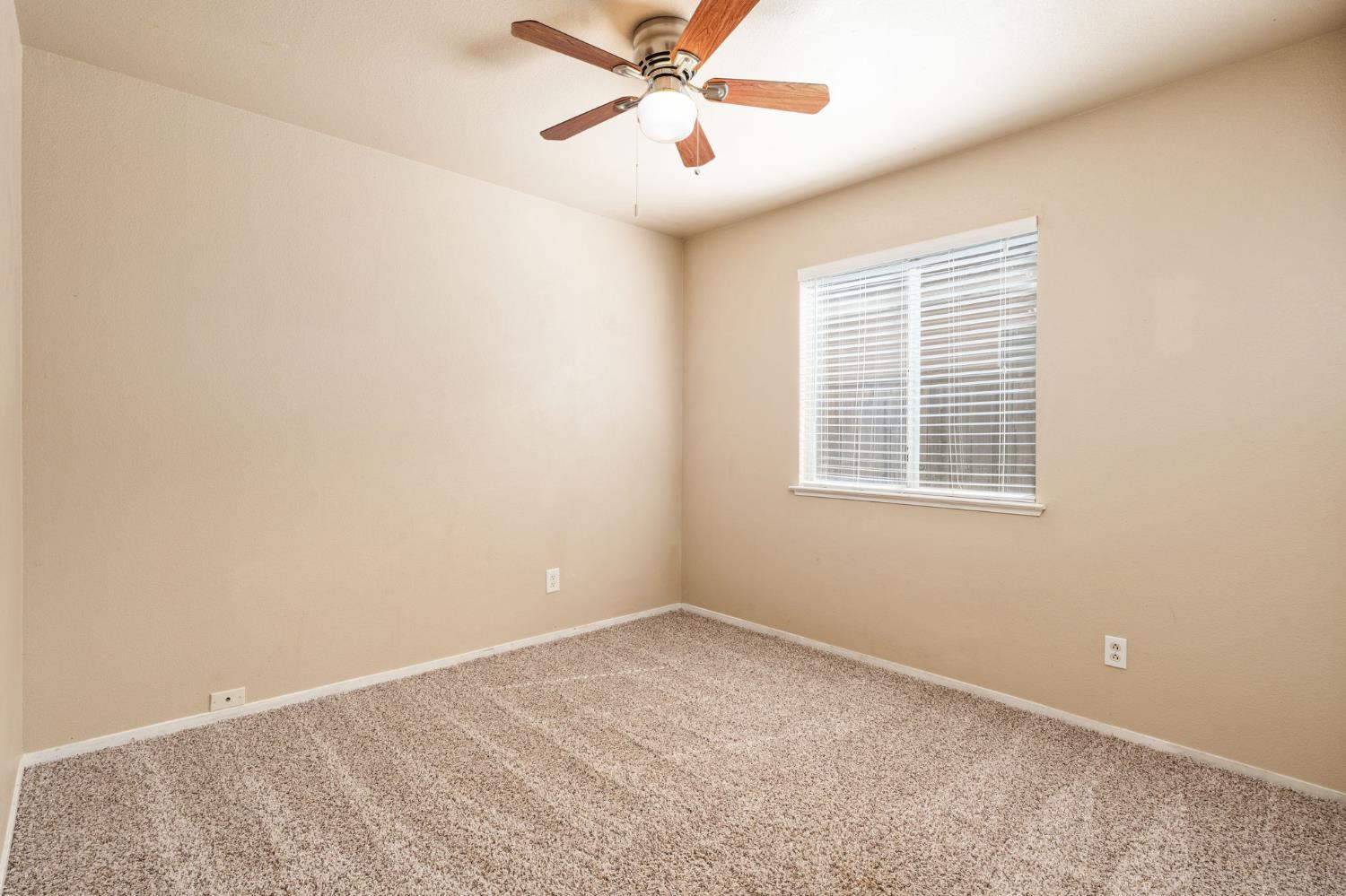 5649 W Norwich Ave, Fresno, CA 93722