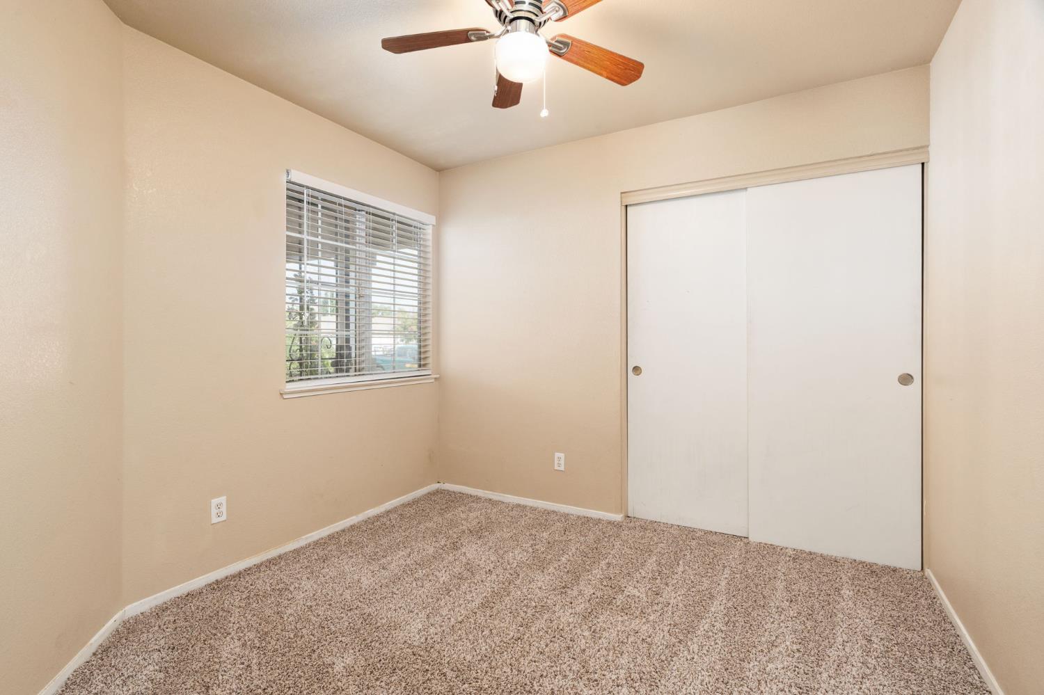 5649 W Norwich Ave, Fresno, CA 93722