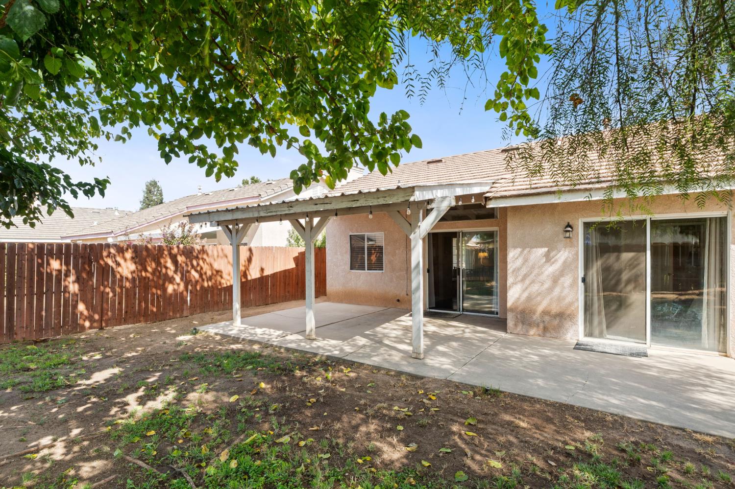 5649 W Norwich Ave, Fresno, CA 93722