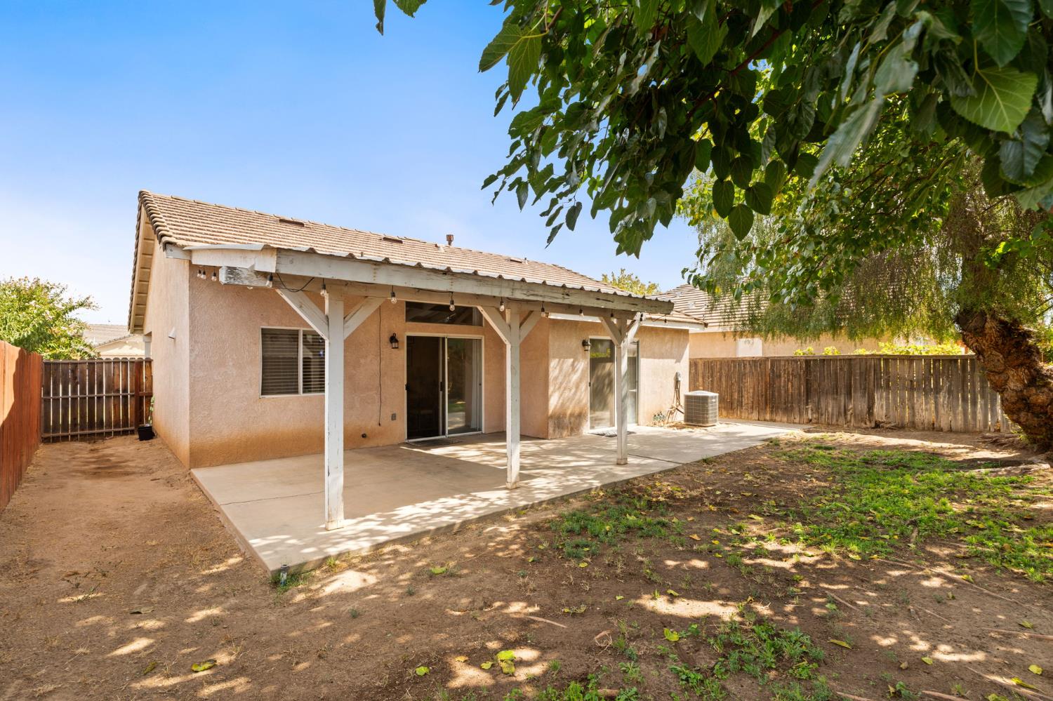 5649 W Norwich Ave, Fresno, CA 93722