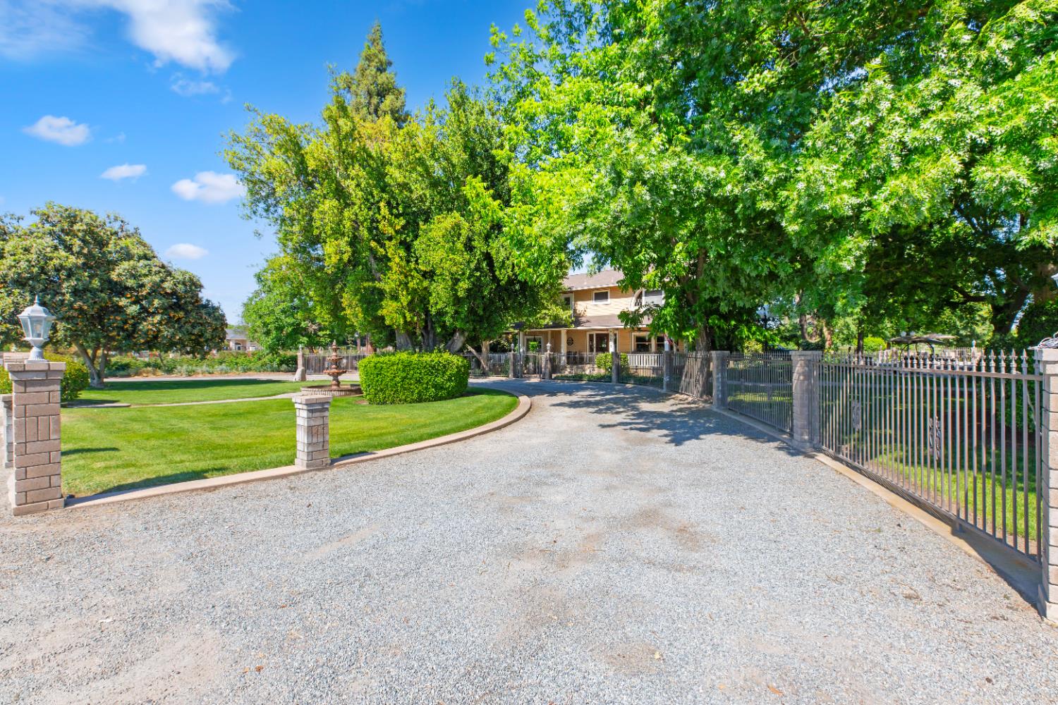 5051 12th, Hanford, CA 93230