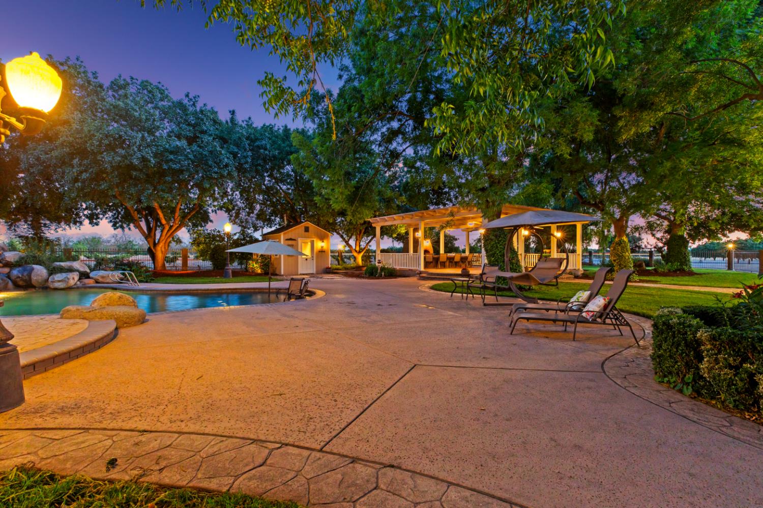 5051 12th, Hanford, CA 93230