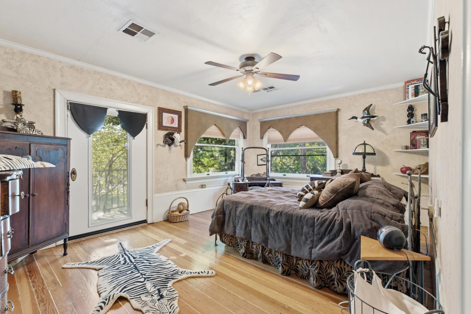 5051 12th, Hanford, CA 93230