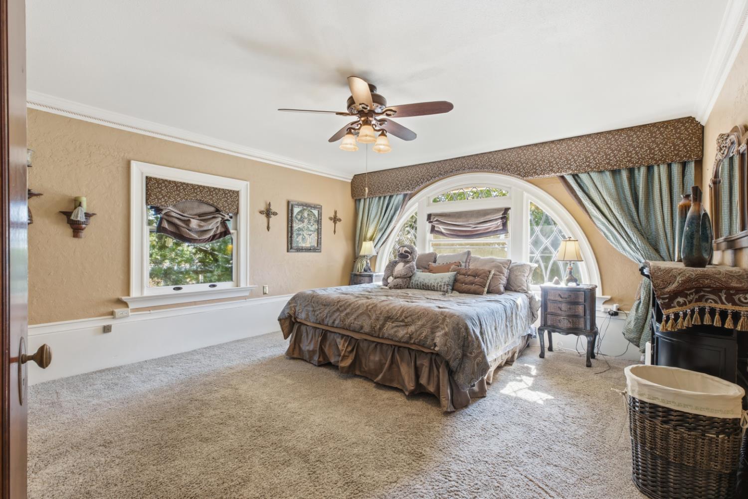 5051 12th, Hanford, CA 93230