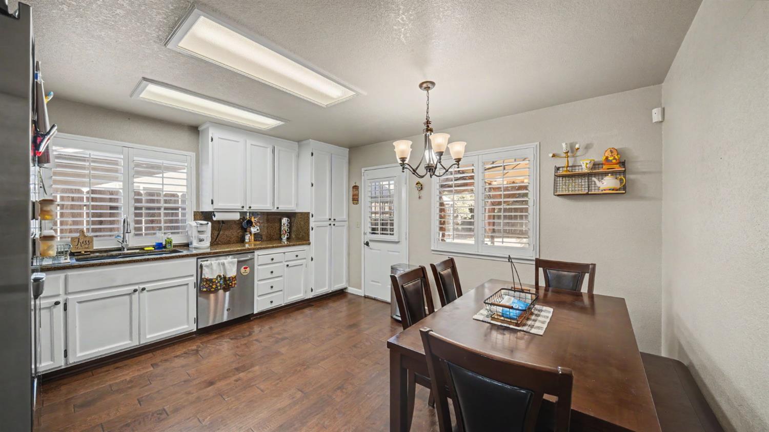 64 Obsidian Dr, Oakdale, CA 95361