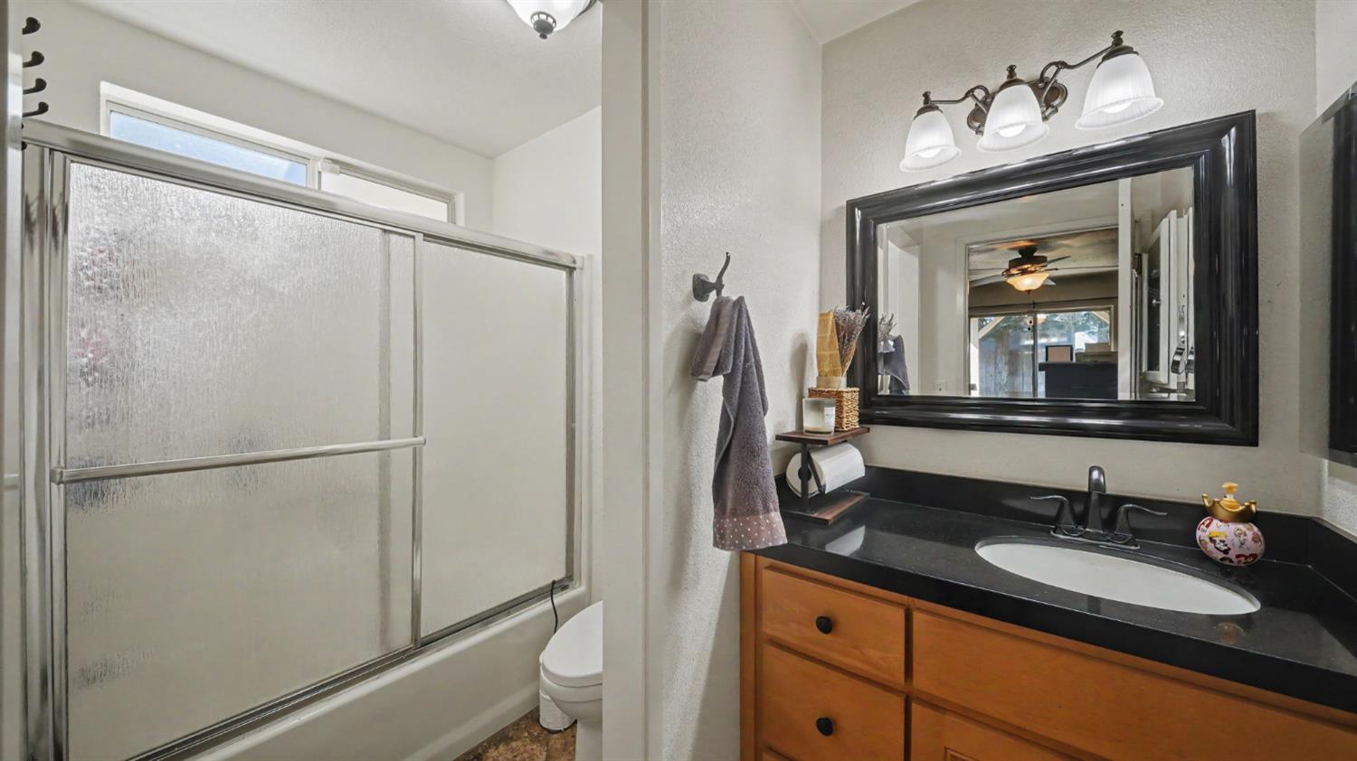 64 Obsidian Dr, Oakdale, CA 95361