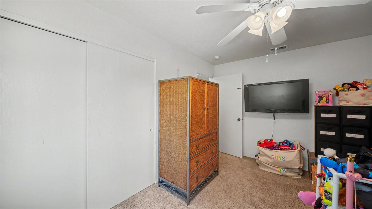 64 Obsidian Dr, Oakdale, CA 95361