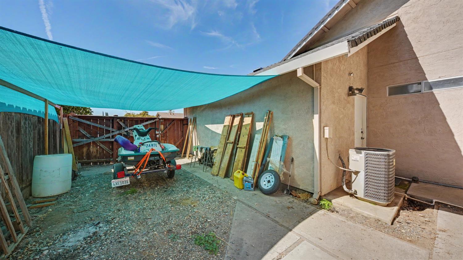 64 Obsidian Dr, Oakdale, CA 95361