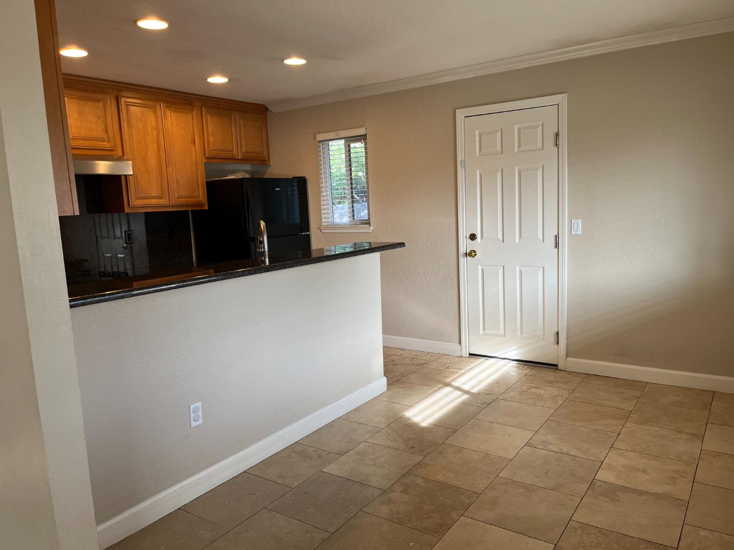 533 N 1st Ave, Oakdale, CA 95361