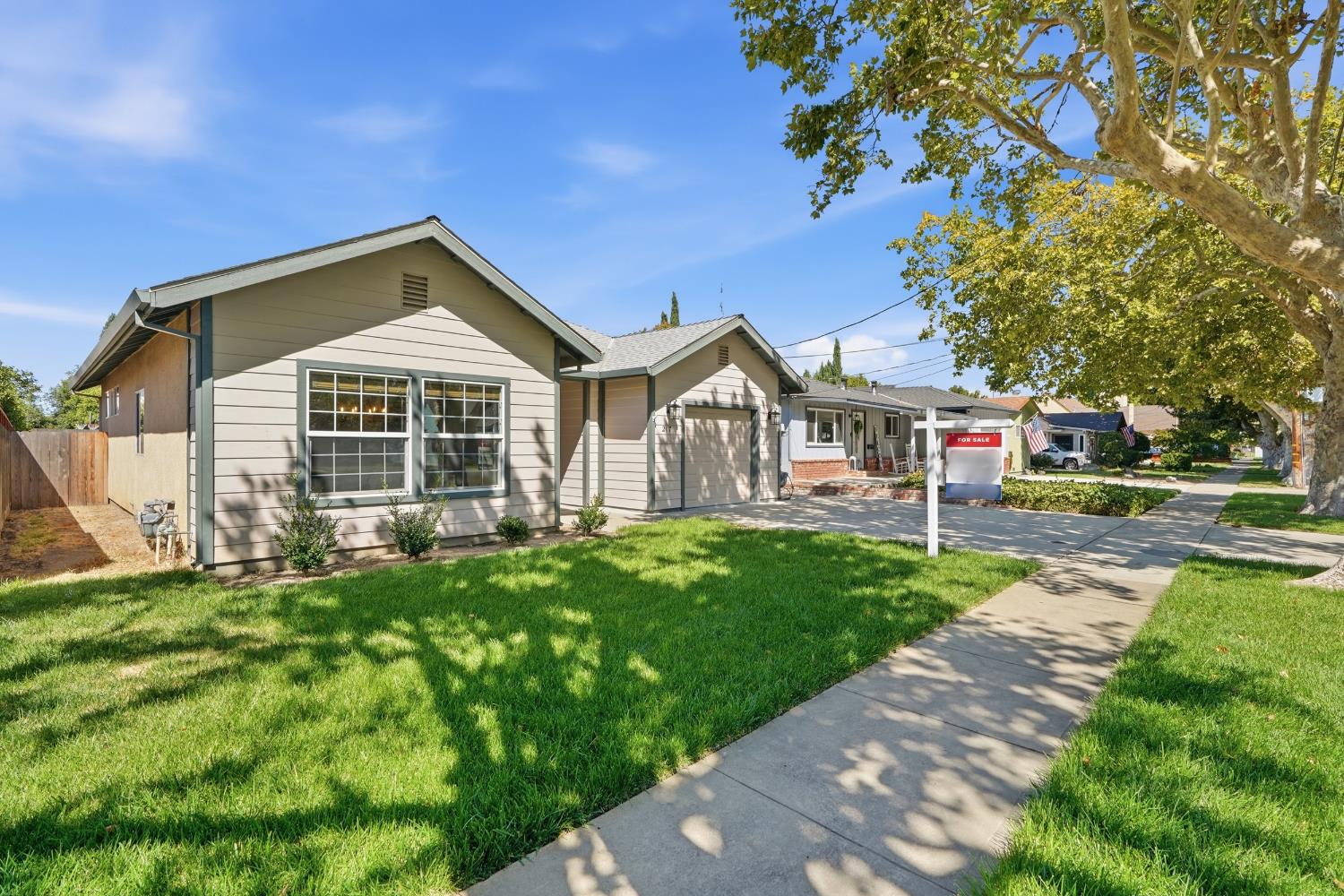 217 Palm Ave, Ripon, CA 95366
