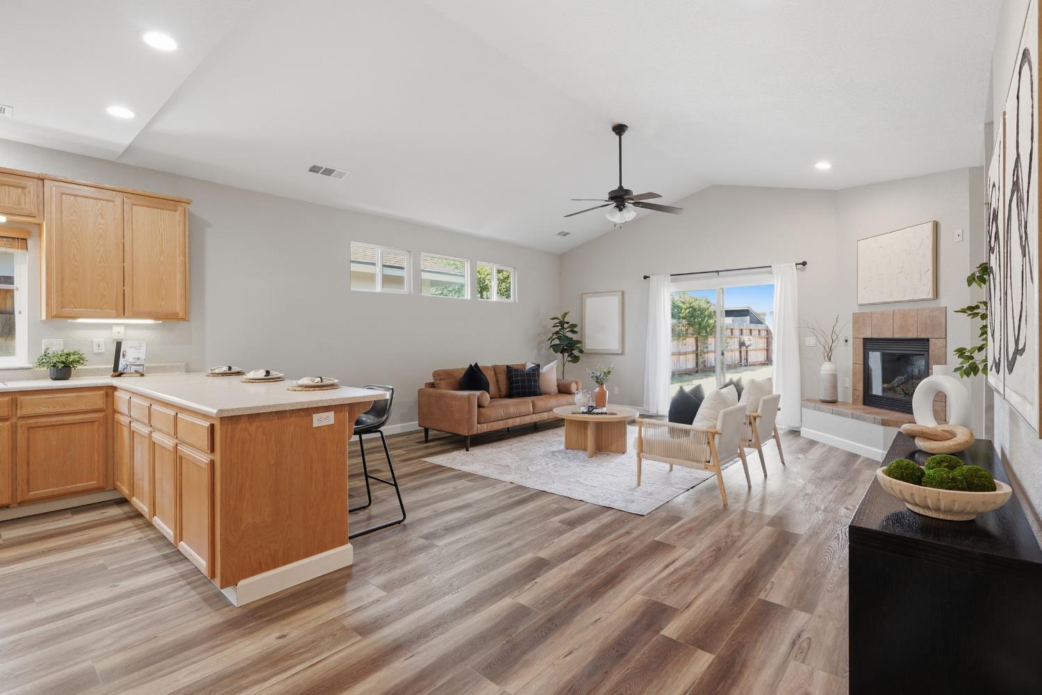 217 Palm Ave, Ripon, CA 95366