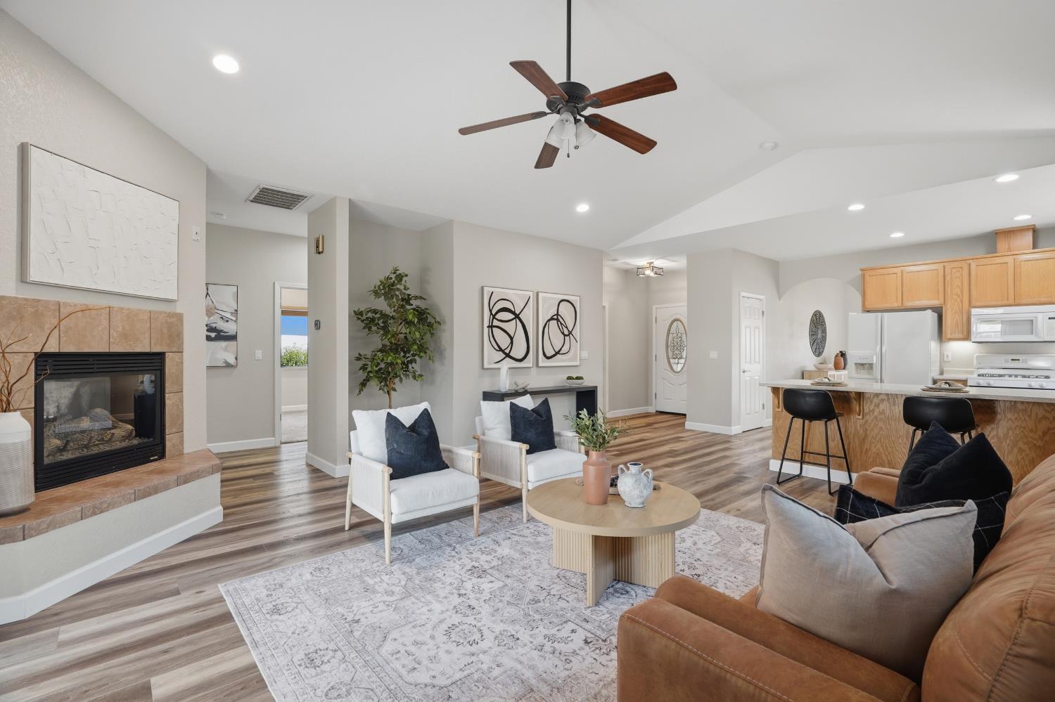 217 Palm Ave, Ripon, CA 95366