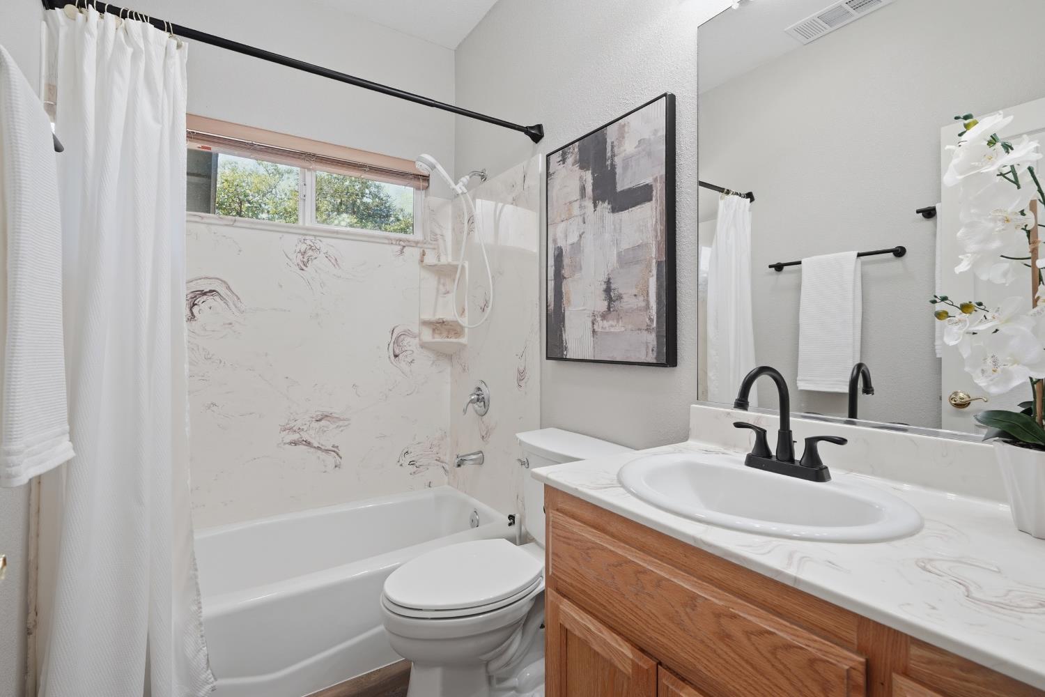 217 Palm Ave, Ripon, CA 95366