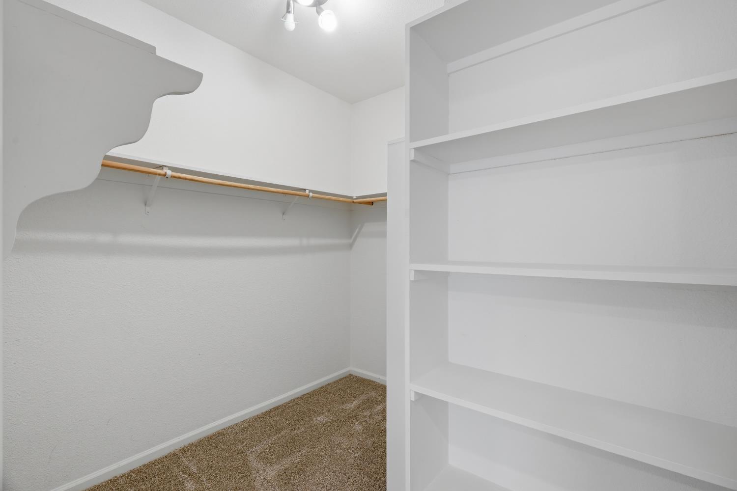 217 Palm Ave, Ripon, CA 95366