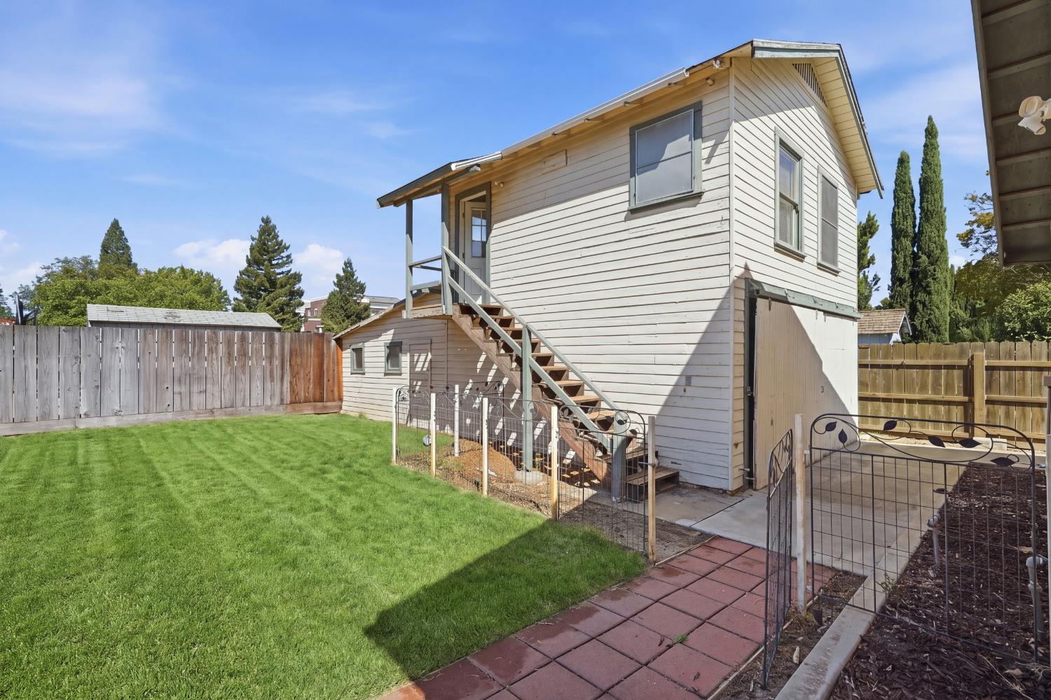 217 Palm Ave, Ripon, CA 95366