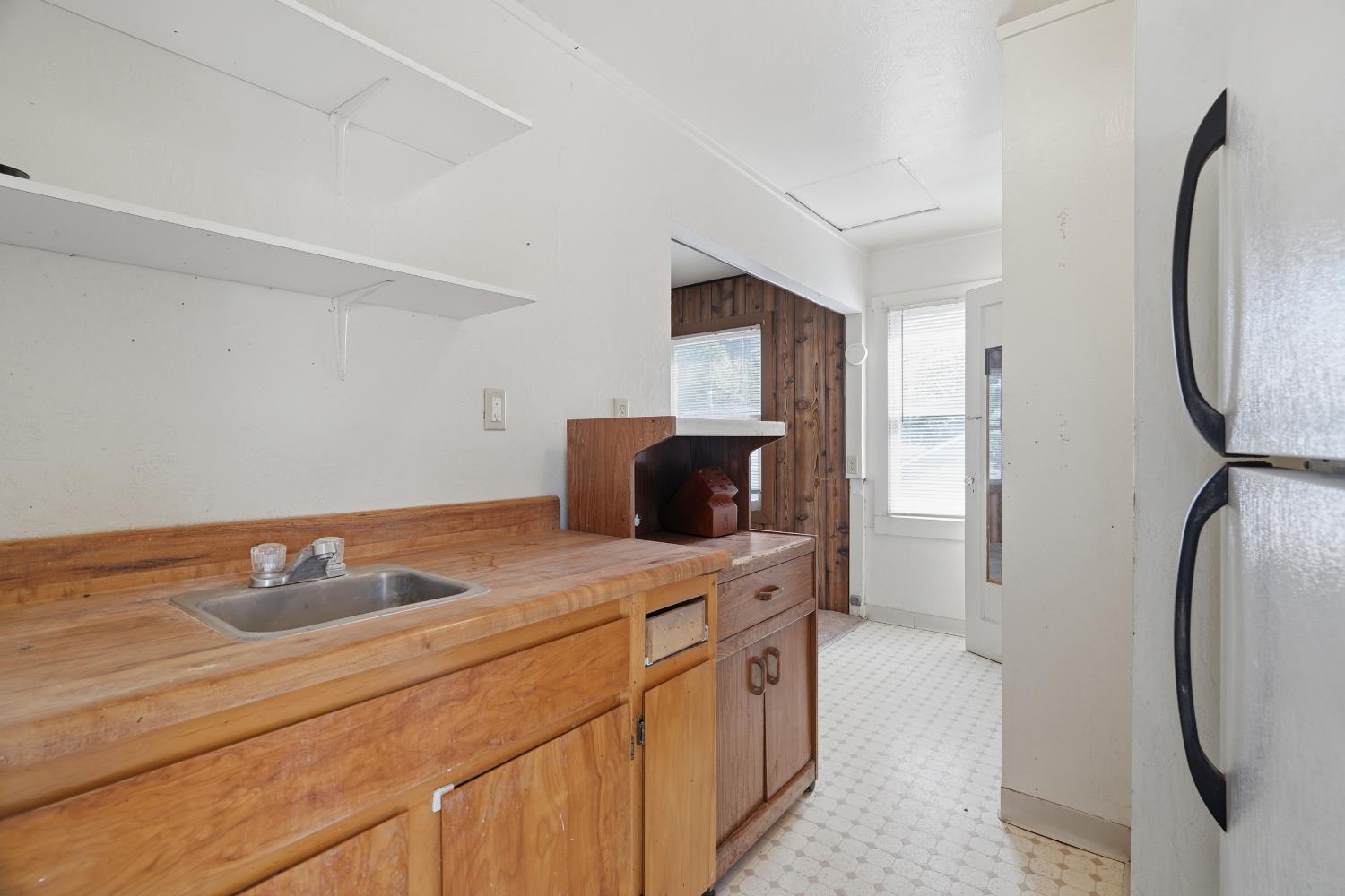 217 Palm Ave, Ripon, CA 95366