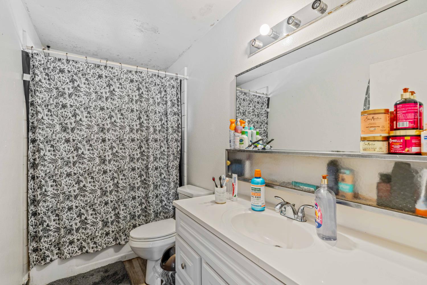 1122 Sapphire Way, Manteca, CA 95336