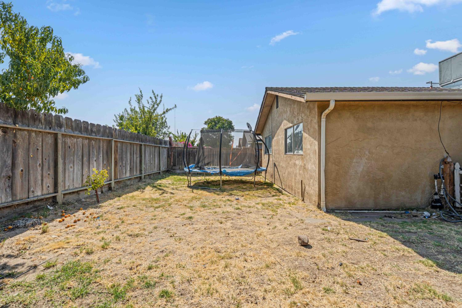 1122 Sapphire Way, Manteca, CA 95336