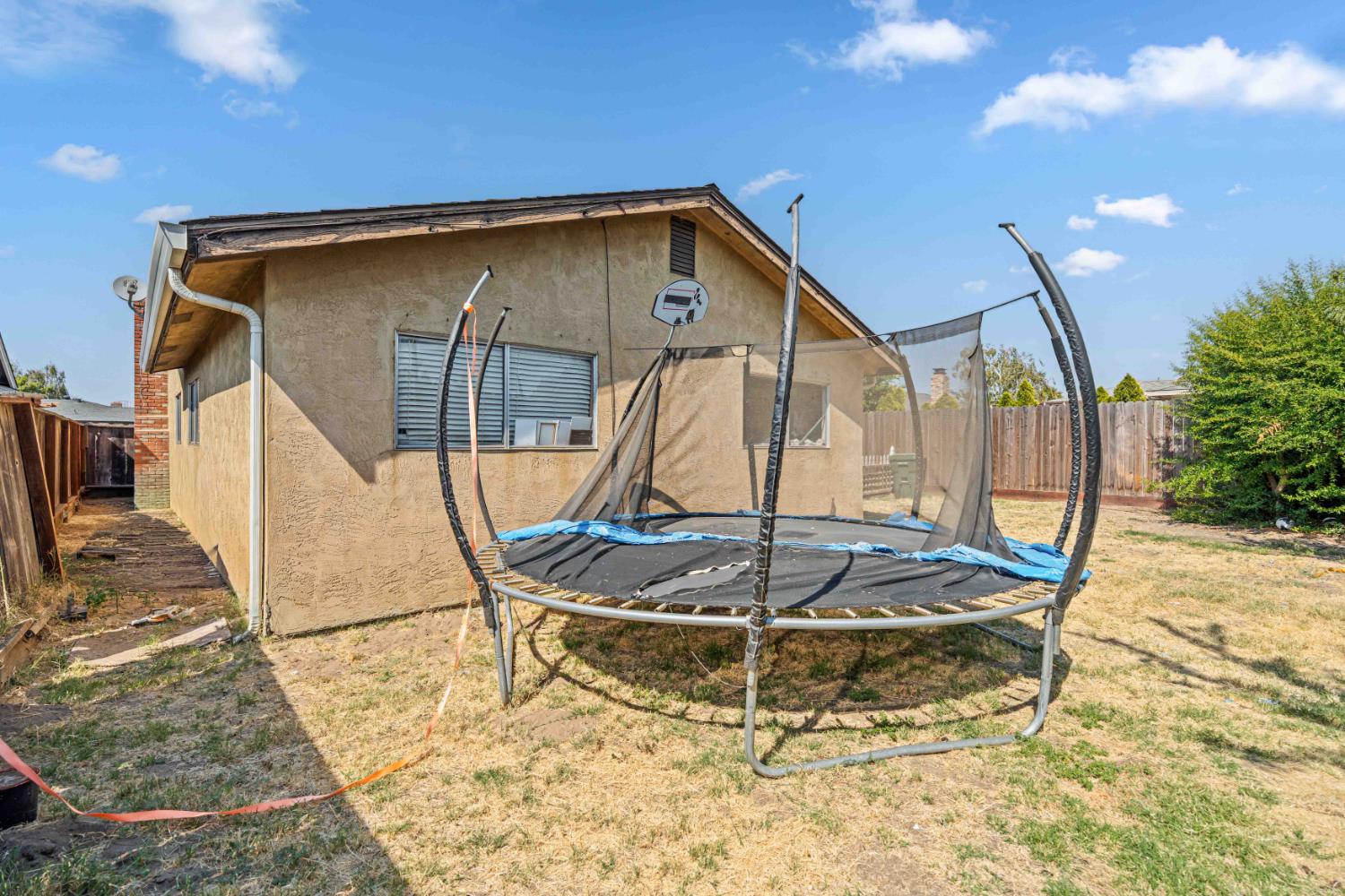 1122 Sapphire Way, Manteca, CA 95336