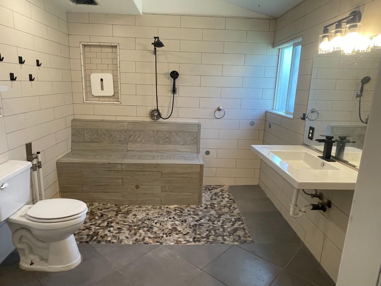 549 Victory Ave, Manteca, CA 95336