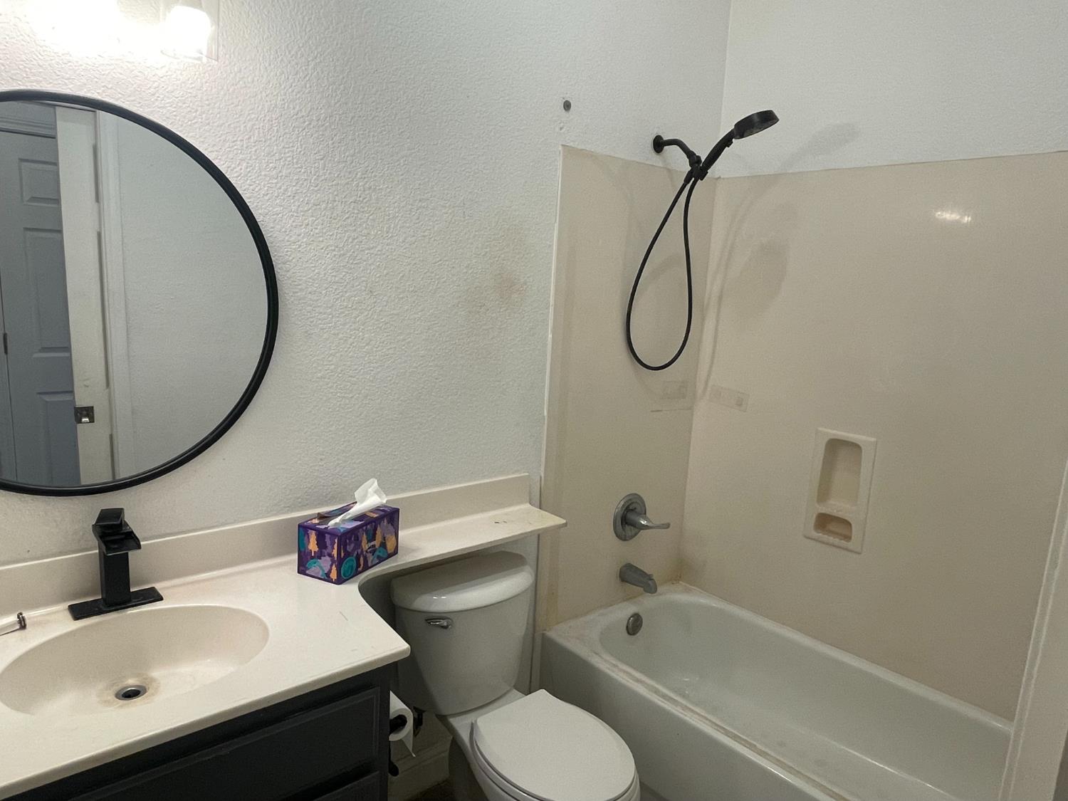 549 Victory Ave, Manteca, CA 95336