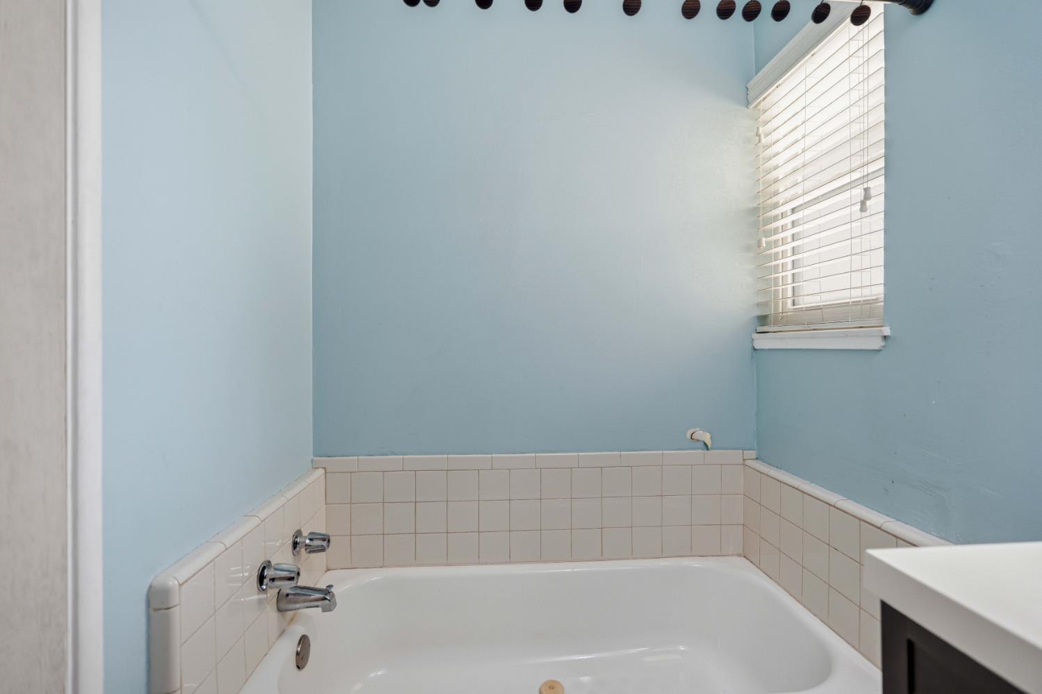 2808 Uhlig Ave, Modesto, CA 95350