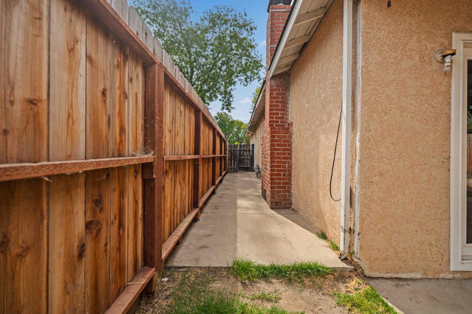 2808 Uhlig Ave, Modesto, CA 95350