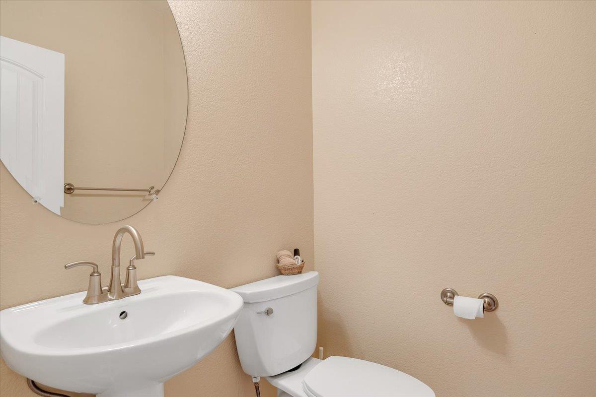 6617 Lake Tulloch Pl, Copperopolis, CA 95228