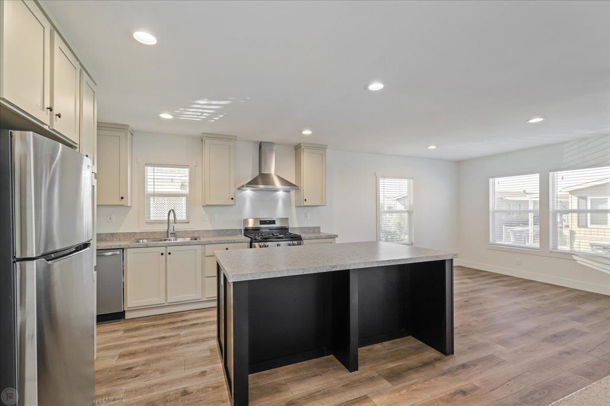 1408 Playground Way, Modesto, CA 95355