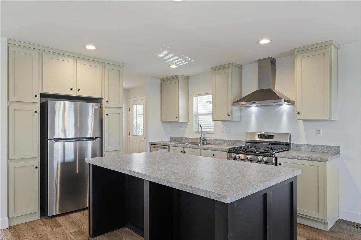 1408 Playground Way, Modesto, CA 95355