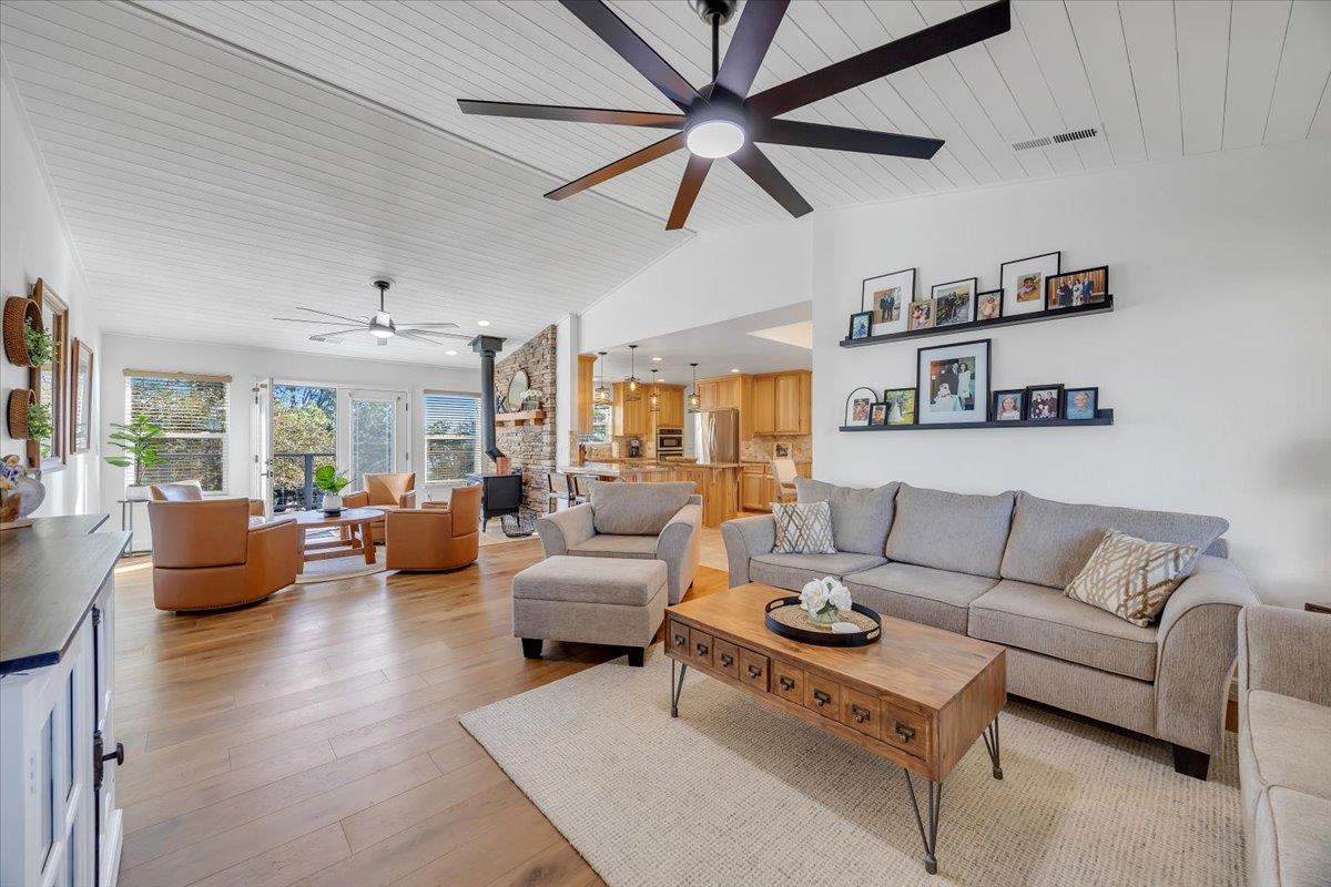 3085 Arrowhead St, Copperopolis, CA 95228