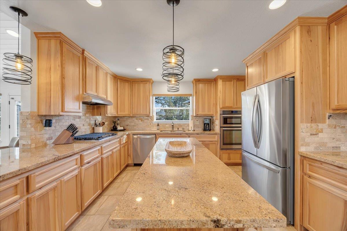 3085 Arrowhead St, Copperopolis, CA 95228