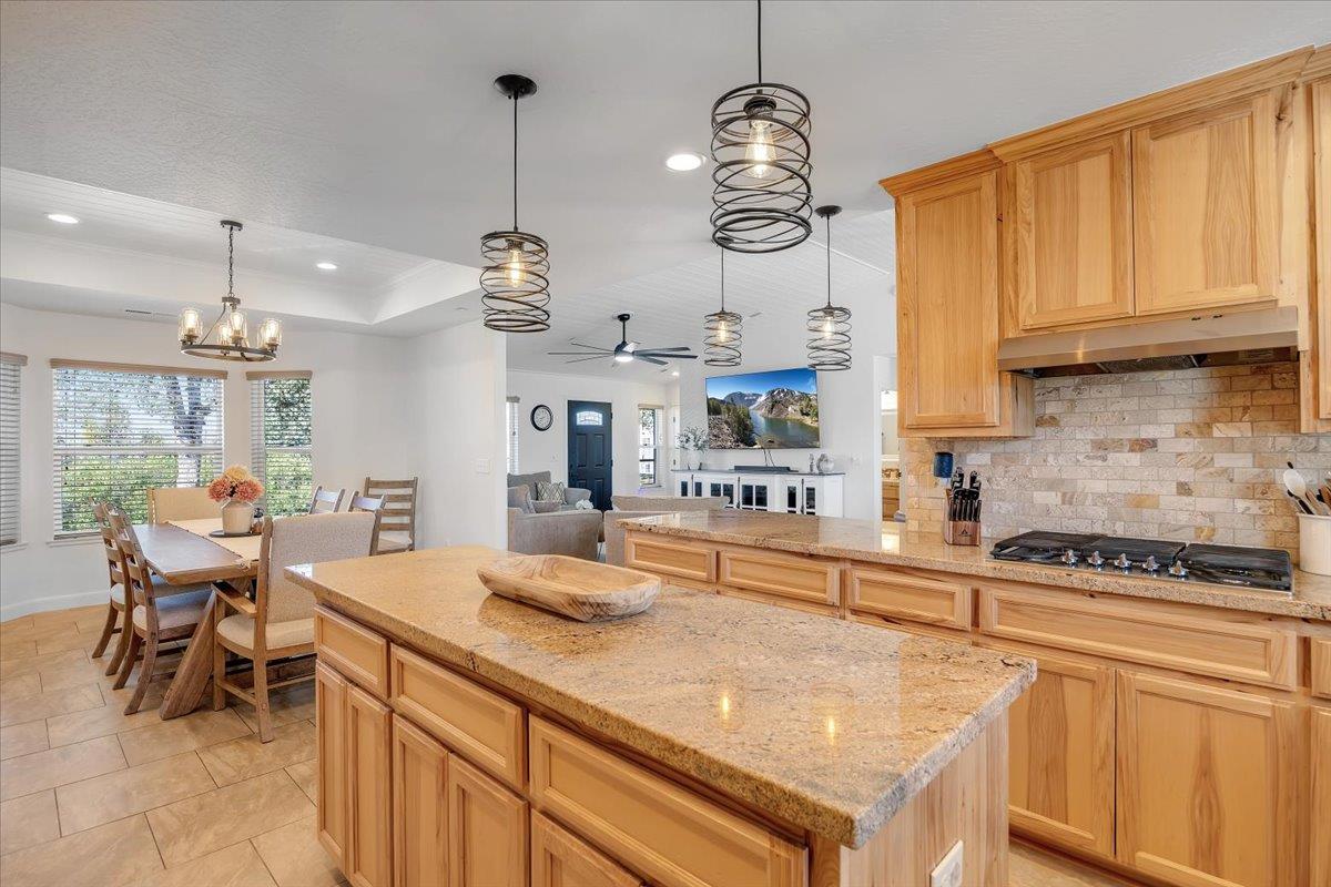 3085 Arrowhead St, Copperopolis, CA 95228