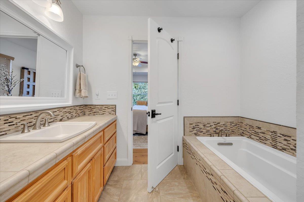 3085 Arrowhead St, Copperopolis, CA 95228