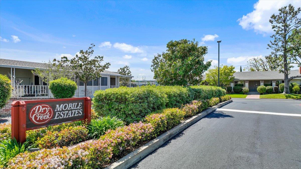 1436 Playground Way, Modesto, CA 95355