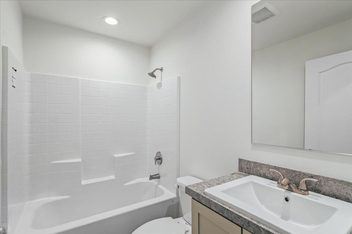 1436 Playground Way, Modesto, CA 95355
