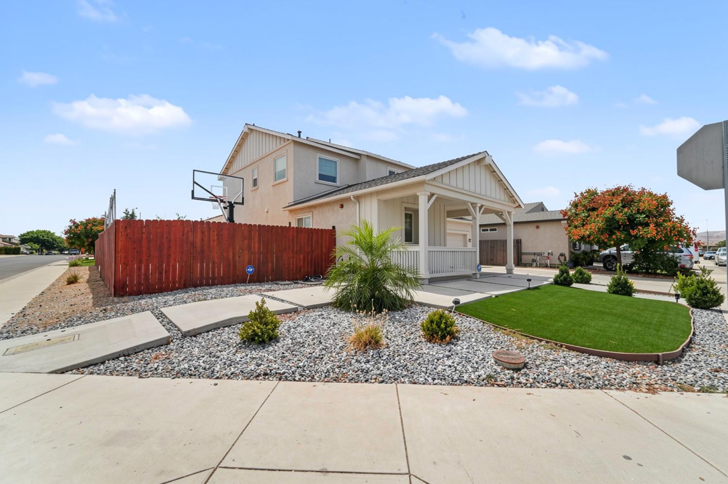 842 Norfolk Ave, Patterson, CA 95363