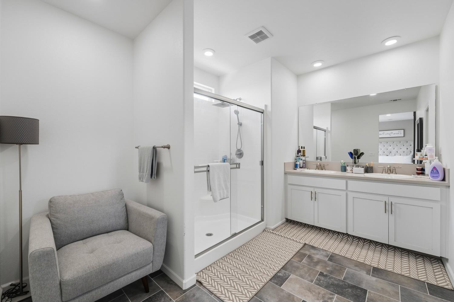 842 Norfolk Ave, Patterson, CA 95363