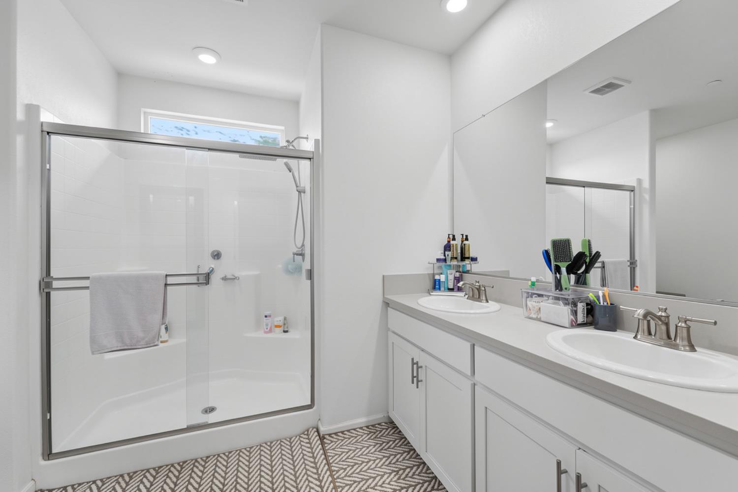 842 Norfolk Ave, Patterson, CA 95363
