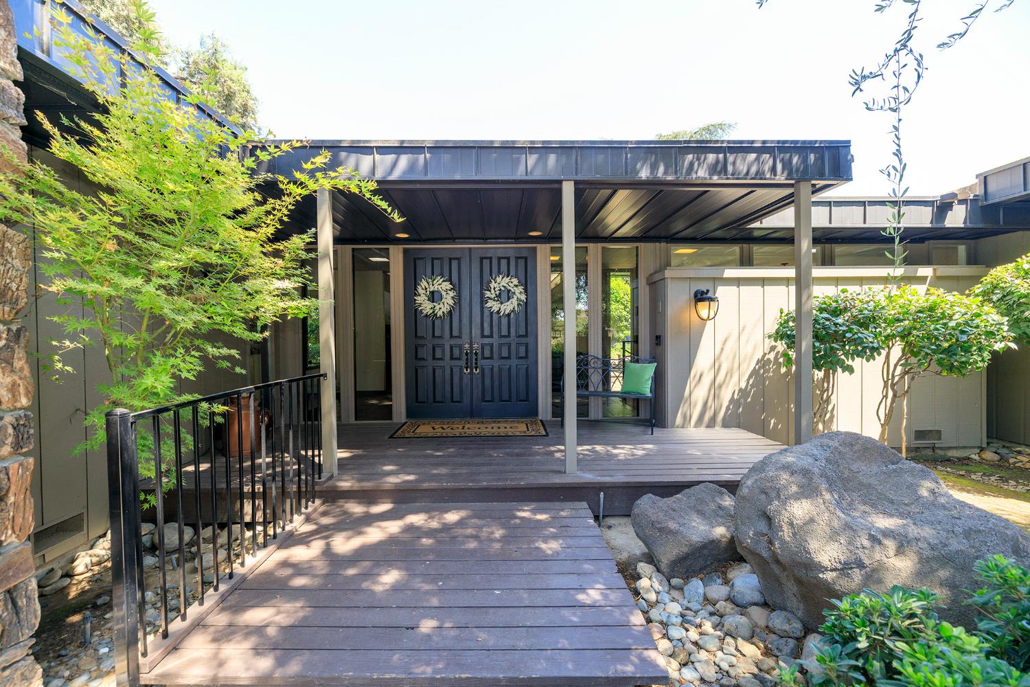 820 Charles St, Hughson, CA 95326