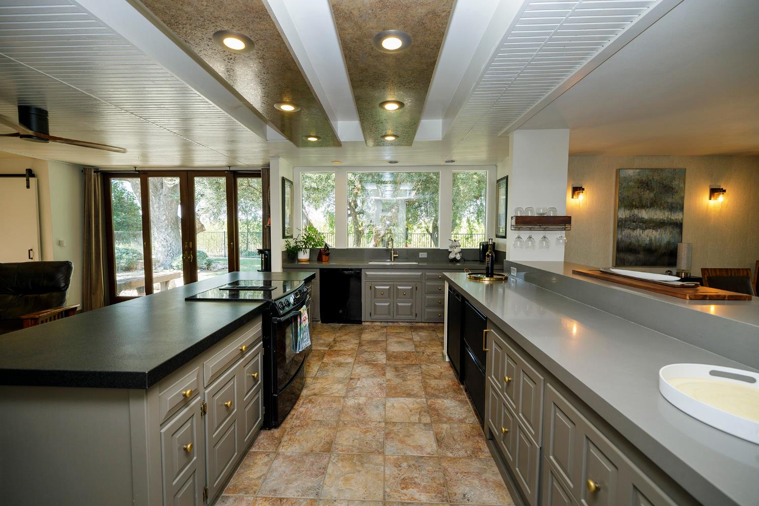 820 Charles St, Hughson, CA 95326