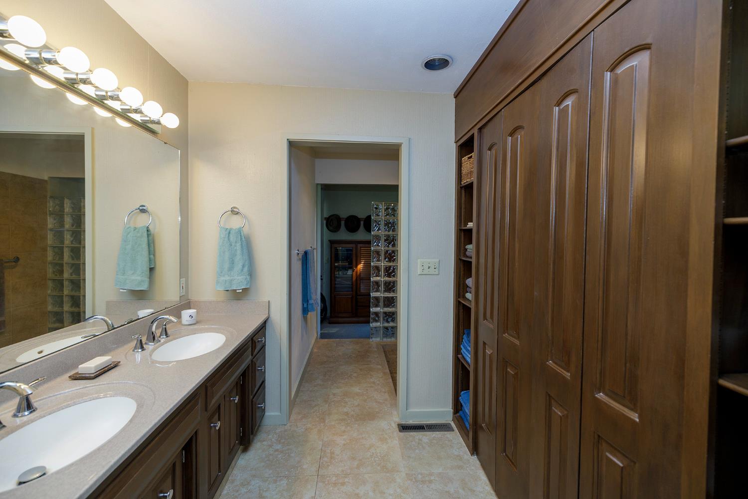 820 Charles St, Hughson, CA 95326